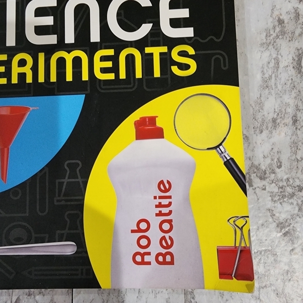 Stupendous Science Experiments Book - Picture 5 of 10